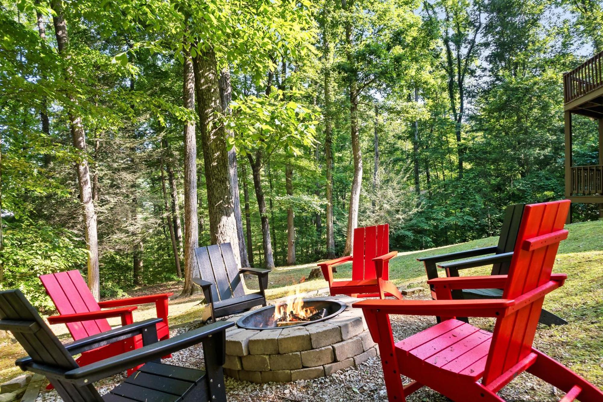 Peaceful Family Cabin With Hot Tub, Game Room, & More! Sevierville Exterior foto